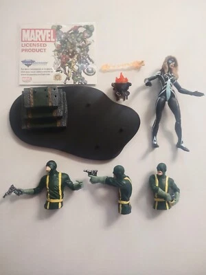 Figura de acción completa suelta Arachne Julia Carpenter Marvel Select Foto 1 de 2