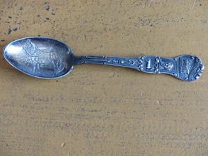 LOUISVILLE KENTUCKY STERLING SILVER SOUVENIR SPOON HORSE & GOOD LUCK SYMBOLS 1oz - Picture 1 of 17