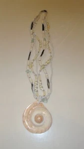 Seashell 3 row beaded necklace - Picture 1 of 4