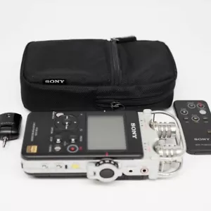 Quasi come nuovo!! SONY PCM-D100 Registratore Stereo Portatile Alta Risoluzione Nero Argento - Foto 1 di 7