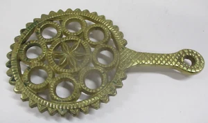 Vintage Wilton Brass Cast Metal Footed Trivet Pot Holder Flower Circles 9" - Picture 1 of 7