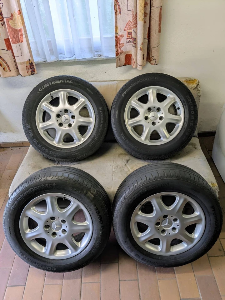Mercedes-Benz 16 Zoll Alufelgen + Continental 225/60 R16 Sommerreifen - Bild 1 von 4
