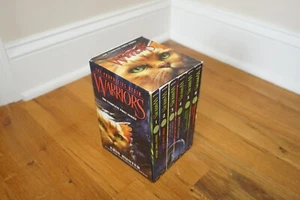 Warriors The Prophecies Begin The Complete First Series Paperback Erin Hunter - Imagen 1 de 10