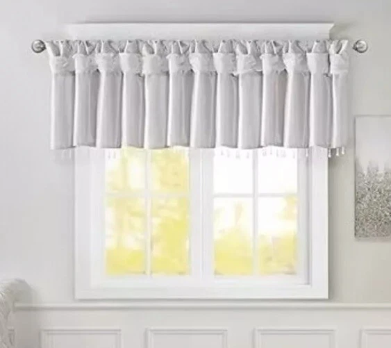 Válvula de janela Madison Park Emilia prata frisada 50 x 26 MP41-6330 aba torcida faça você mesmo - Imagem 1 de 4