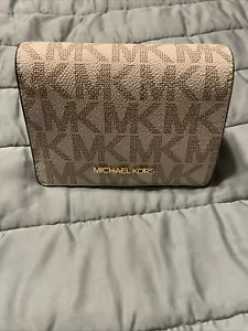 Neu MICHAEL KORS JET SET MD SLIM VANILLE/GEPÄCK Farbe GELDBÖRSE - Bild 1 von 7