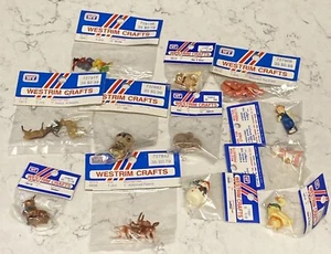 Lote de 12 paquetes de artesanías Westrim miniaturas cervatillos muñeco de nieve reno etc. Vintage - Imagen 1 de 13
