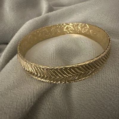 Brazalete Brazalete Chevron Grabado 1928 Acabado Tono Dorado 582 - ¡Impresionante! Foto 1 de 4