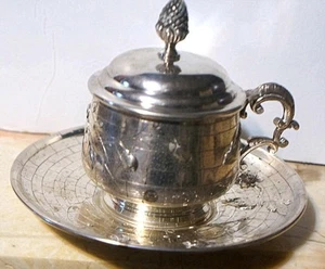 French Unique Sterling Silver(950) Covered cup and Saucer Pierre Tonnelier, 1889 - Picture 1 of 1