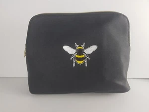 Bummble Bee Gold Black Makeup Travel Toiletry Yellow lined Bag - Foto 1 di 8