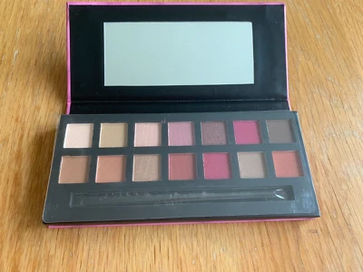 Brand New W7 DELICIOUS Pressed Pigment Palette X14 Shades , Brush & Mirror - Image 1 of 4