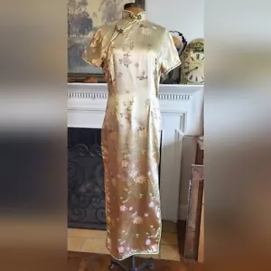 Beautiful Vintage 60s Asian Silk Brocade Dress in Floral Champagne Sz 40 - Picture 1 of 15