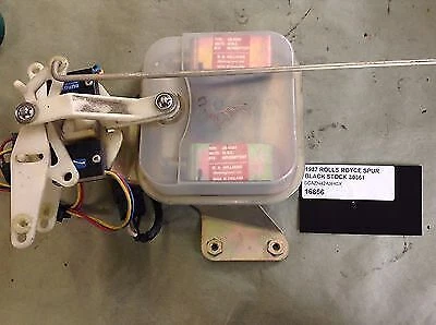 81 - 91 ROLLS-ROYCE PLATA ESPOLÓN PUERTA DELANTERA IZQUIERDA CERRADURA SOLENOIDE Foto 1 de 1