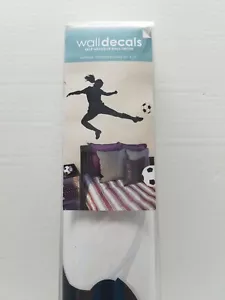Posten 26 Studio Wandtattoo Fußballspielerin zusammengebaut 46 x 35 schwarze Silhouette - Bild 1 von 5