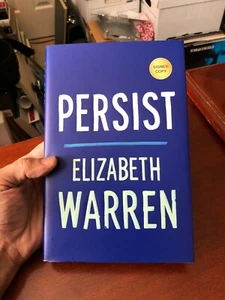 "Persist" von Senatorin Elizabeth Warren signiert 1./1. - Bild 1 von 6