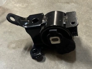 NEW 2013-18 Genuine Mazda 3 6 XC5 TRANSMISSION Mount BJS739070 - Picture 1 of 13