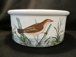 Portmeirion Birds of Britain Round Baker Made in England - Picture 1 of 3
