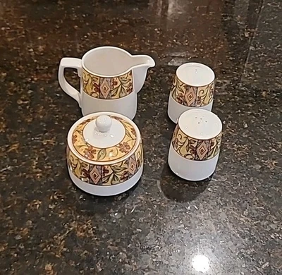 Royal Doulton Everyday CINNABAR: Juego de crema y azucarero, salero y pimentero Foto 1 de 4