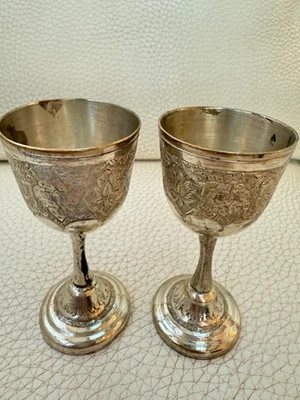 老式手工雕刻镀银迷你高脚石花卉设计装饰 2 件套 — 第 1/4 张图片