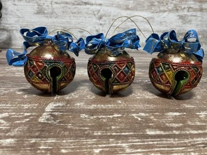 DEPT 56 Decorazione natalizia rotonda con fiocco serie Silk Road set di 3 (+2 bonus) - Foto 1 di 11