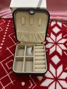 FLAYET TRAVELING JEWERLY CASE NAVY BLUE - NEW IN BOX - Picture 1 of 3