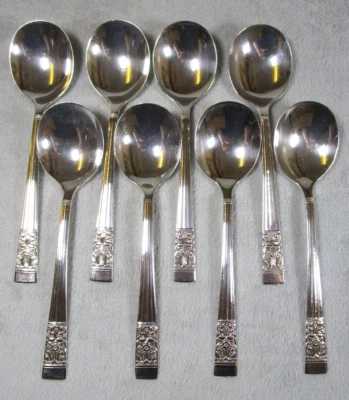 8 Lovely Quality Vintage Community Silver Plate Hampton Court Fruit / Soup Spoon - Image 1 of 4