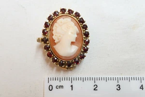 Große Goldschließe 585 mit Muschelgemme und Granaten - Picture 1 of 4