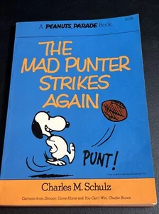 Peanuts Parade Book #7 THE MAD PUNTER STRIKES AGAIN Charlie Brown 1st 1976 - Picture 1 of 10