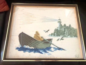 CREWEL VINTAGE GERAHMTES MEERESLANDSCHAFT BILD-LEUCHTTURM-MANN IM RUDERBOOT-MÖWEN-ALTERUNG - Bild 1 von 5