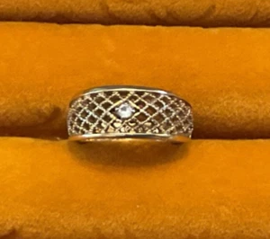 Avon Gold Tone Ring Size 6 VINTAGE 60s-70s - Picture 1 of 5