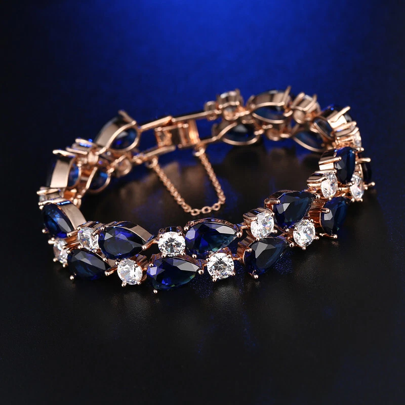 Pulseira feminina berloque folheada a ouro rosa 18k cravejada de zircão branco e azul - Imagem 1 de 1