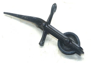 Vintage Corn Shock Tie Pulley INV17801 - Picture 1 of 2