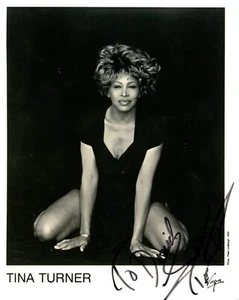 Rara foto firmata Tina Turner - Foto 1 di 2