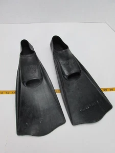Dolphin Swim Fins M 6-8 Black Flippers Swimming Snorkeling T - Picture 1 of 11