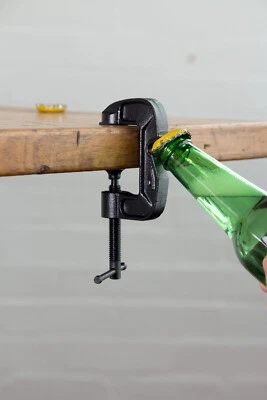 Suck UK - Morsetto a vite per apribottiglie - G-Clamp Bottle Opener