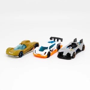 Coches diecast Hot Wheels Electro Silhouette/Teegray/Super Blitzen - Lote de tres - Imagen 1 de 10