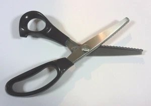 Pinking Shears Scissors Zigzag Stops Fraying Arts Crafts Tailor Beeswax Cloths - Picture 1 of 12