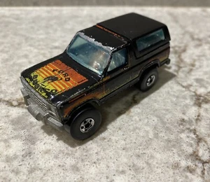 Ford Bronco 4x4 1:64 negro Malasia Hot Wheels 1982 Mattel Wheels vintage  - Imagen 1 de 12