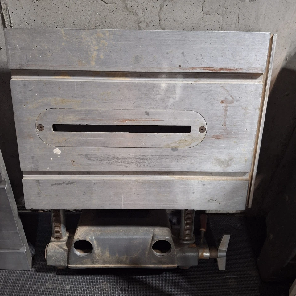 Shopsmith Mark V  main table with carriage  - Image 1 of 2