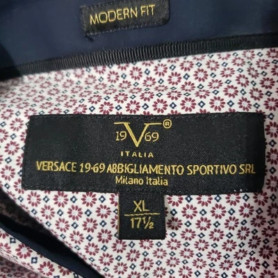 Versace 19-69 Abbigliamento Sportivo SRL Botón Para Hombre XL 17.5 Gif de Navidad Foto 1 de 4