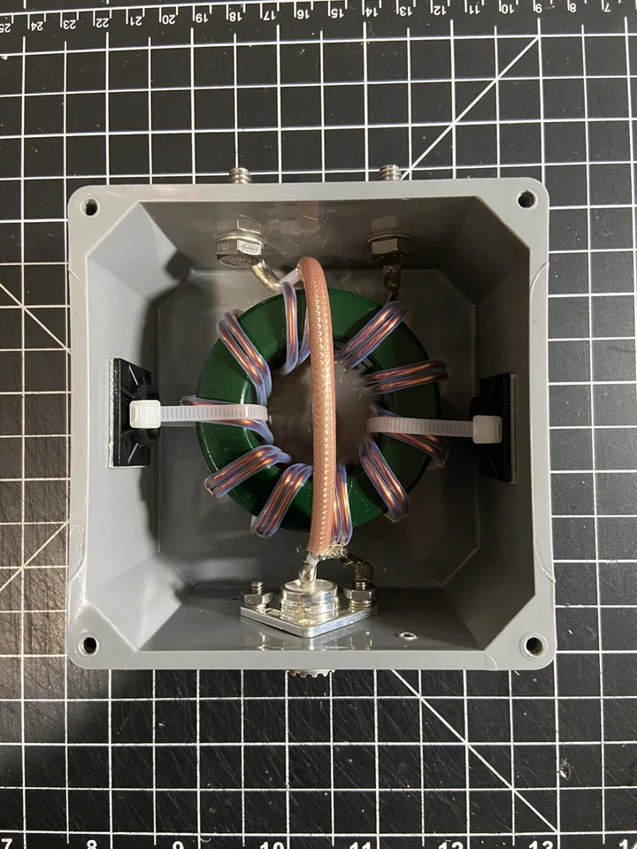 Corriente o voltaje Balun 4:1  Foto 1 de 2