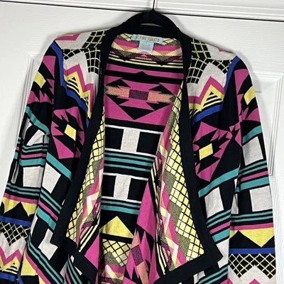 Cardigã feminino Flying Tomato colorido estampa asteca frente aberta malha tamanho pequeno - Imagem 1 de 4