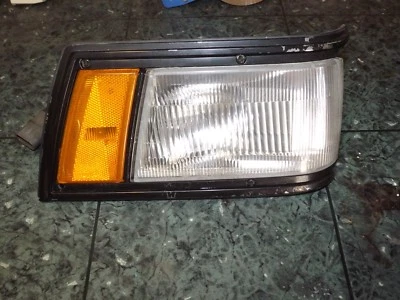 85-86 USDM OEM Nissan Maxima front passenger side corner light lamp assembly FR - Image 1 of 4