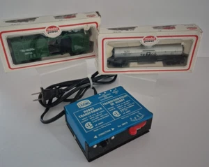 Life Like Trains Hobby Transformer Model 08615 + 2 Model Power Rail Cars - Picture 1 of 7