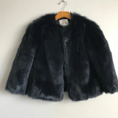Abrigo de piel Zara para mujer azul medio sin cuello chaqueta corta suave satinado forrado Foto 1 de 4
