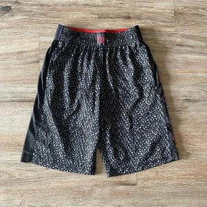 Boys Marvel Avengers Shorts Size 8 - Picture 1 of 4