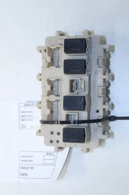 Nissan Murano Platinum 2015-2024 3,5 L AWD cabina relé de fusibles caja bloque de conexiones Foto 1 de 4