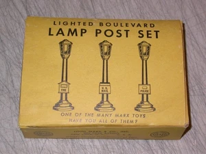 Vintage Louis Marx & Co.  Lighted Boulevard Lamp Post Set w/ Box   No.  073/3 - Picture 1 of 3