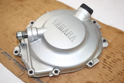 1999 - 2002 YAMAHA YZF R6 TAMPA LATERAL DA EMBREAGEM TAMPA DO MOTOR 5EB-15421-01-00 FABRICANTE DE EQUIPAMENTO ORIGINAL - Imagem 1 de 4