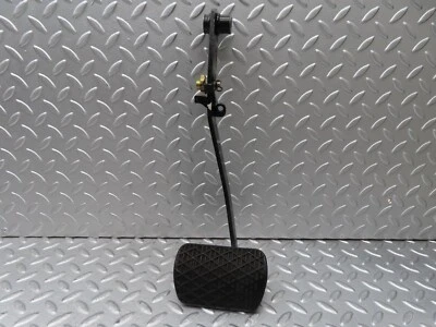 Pedal de freno Mercedes-Benz W201 190E 1232910082 Foto 1 de 4