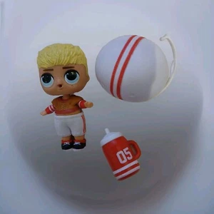 LOL Muñeca Sorpresa Niños Serie 1 Capitán Q.B. Gran Hermano con traje original - Imagen 1 de 5
